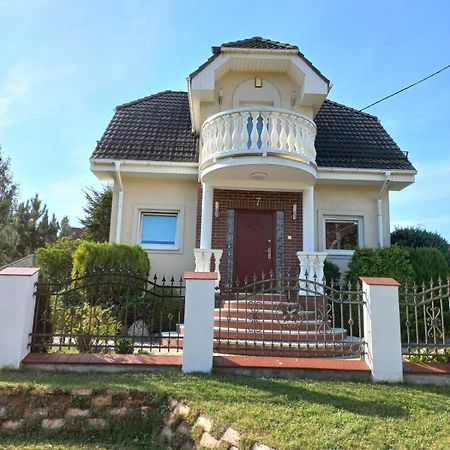 Apartamenty Junona Nad Morzem, W Domu Z Ogrodem, Obok Stegna I Jantar Junoszyno Exterior photo