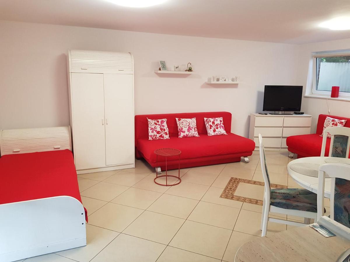 Apartamenty Junona Nad Morzem, W Domu Z Ogrodem, Obok Stegna I Jantar Junoszyno Exterior photo